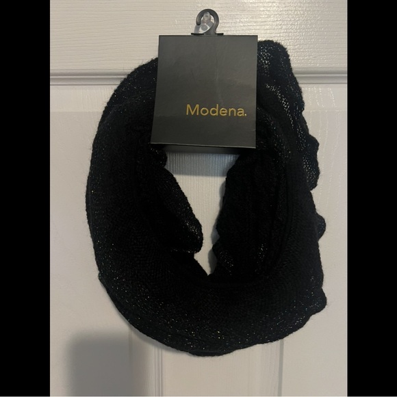 Infinity scarf - Picture 1 of 2